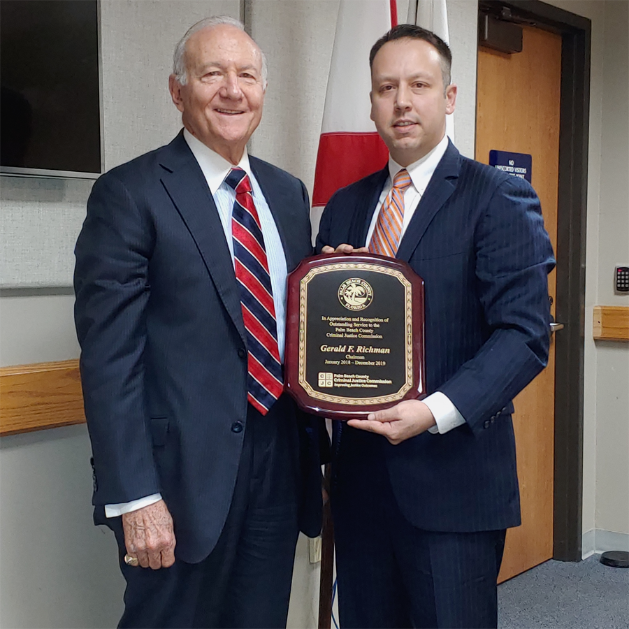  Kerner Richman with award