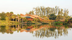 daggerwing nature center building and lake