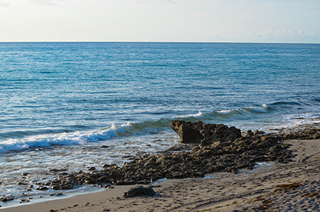 beach at coral cove park